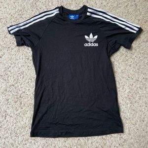 🔴PRICE DROP! Black adidas T-shirt